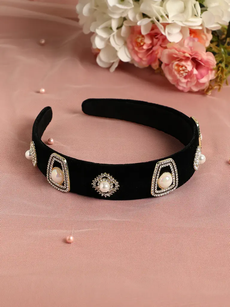 Nita-Black Color Hairband : SOHIBD9229
