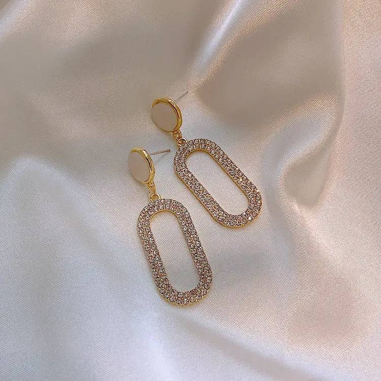 Alluring Zirconia Earrings : ES11140