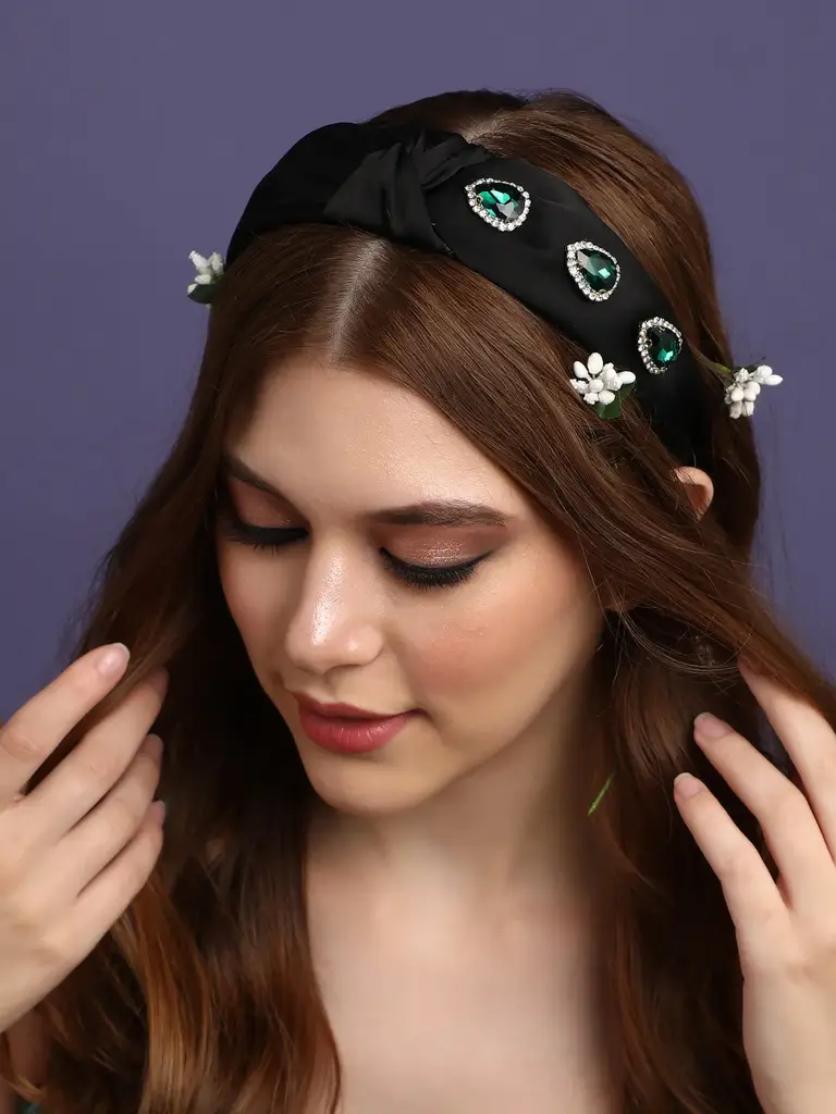 Karishma-Glamorous Hair Circlets : SOHIBD9560