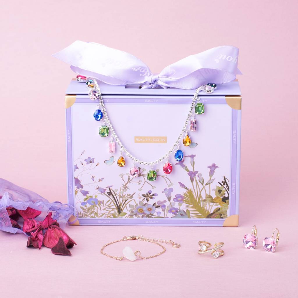 Adorned Affair Gift Hamper : FOLDABLEBOX-MOM-SIMPLE