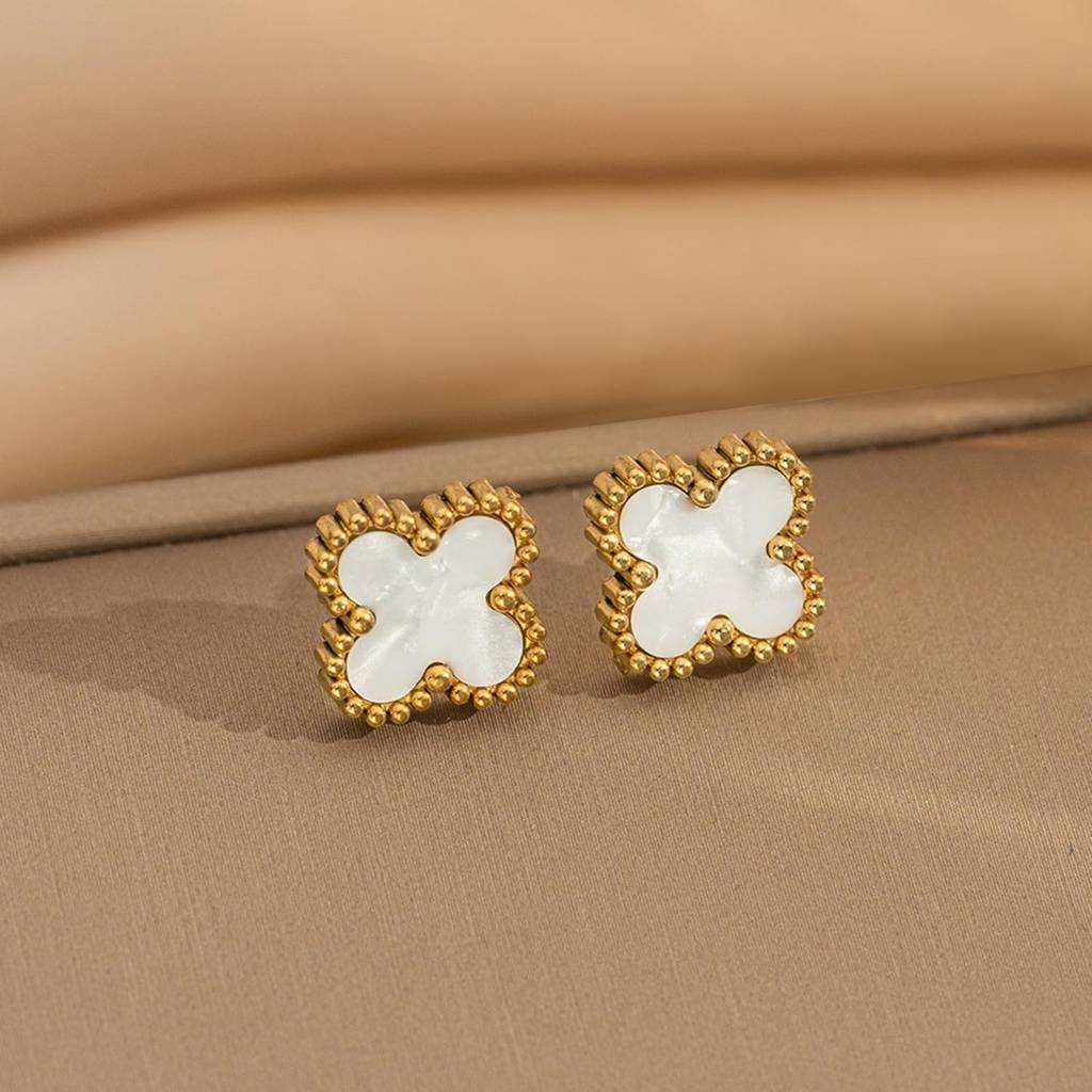 Floral Shaped Stylish Stud Earring Fashion Jewellery For Women & Girls : PX9E3011W