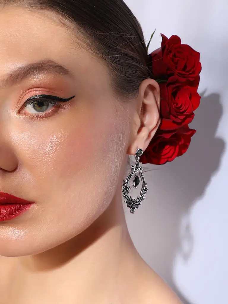 Perla-Silver Plated Designer Party Drop Earring For Women : SOHEAR3344