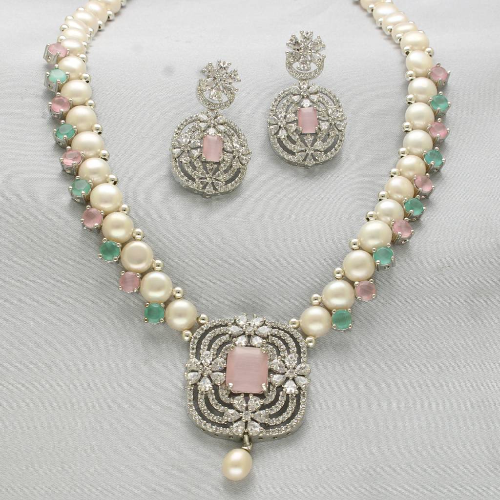 Blush Celeste Pearl Necklace Set : JPJUL-26-008
