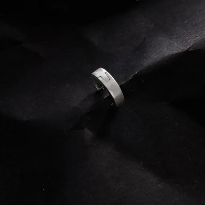 Round Silver Loop Stud : ZV-STD-ROU-004