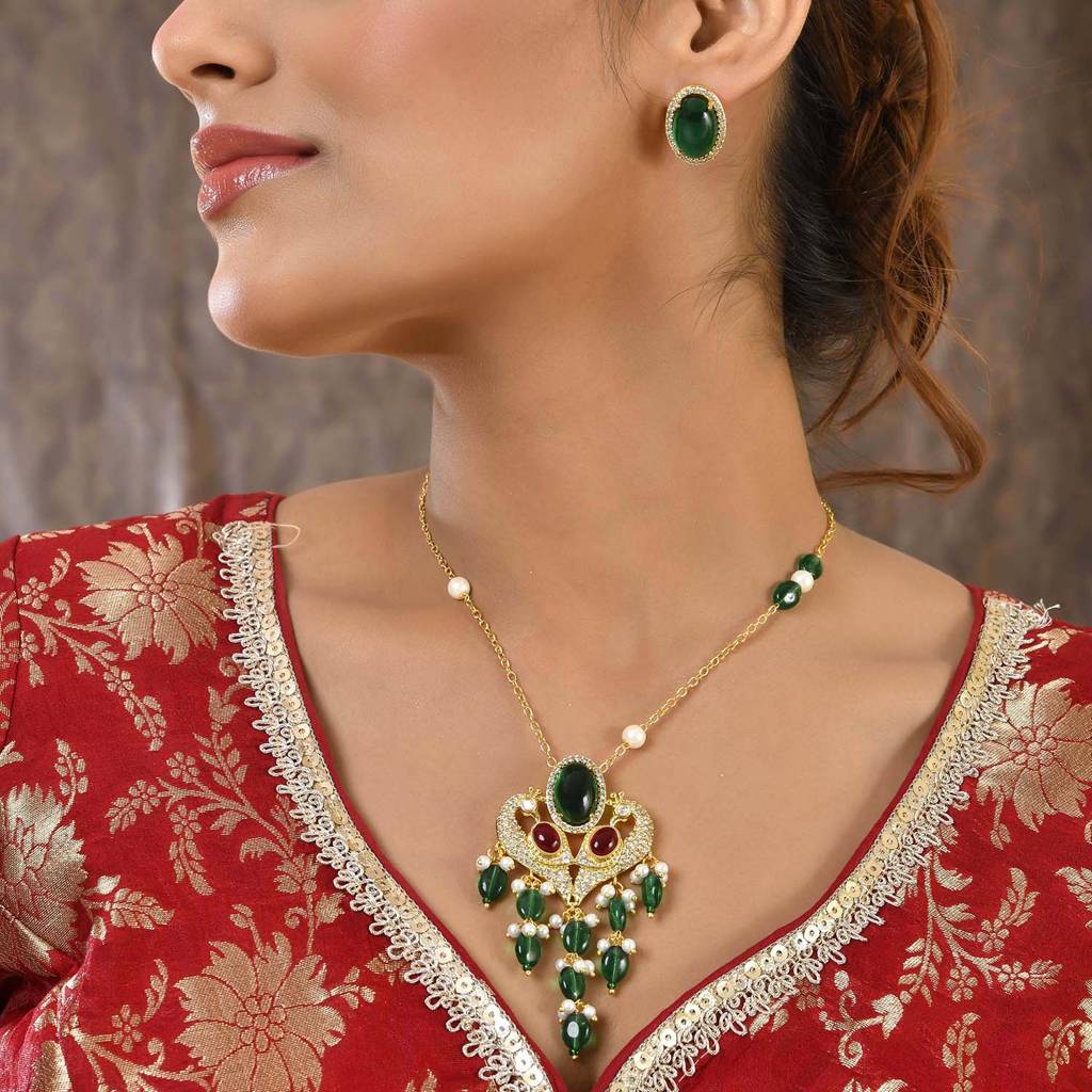 Panchhi Mayurika Pendant Set : 8905124548532