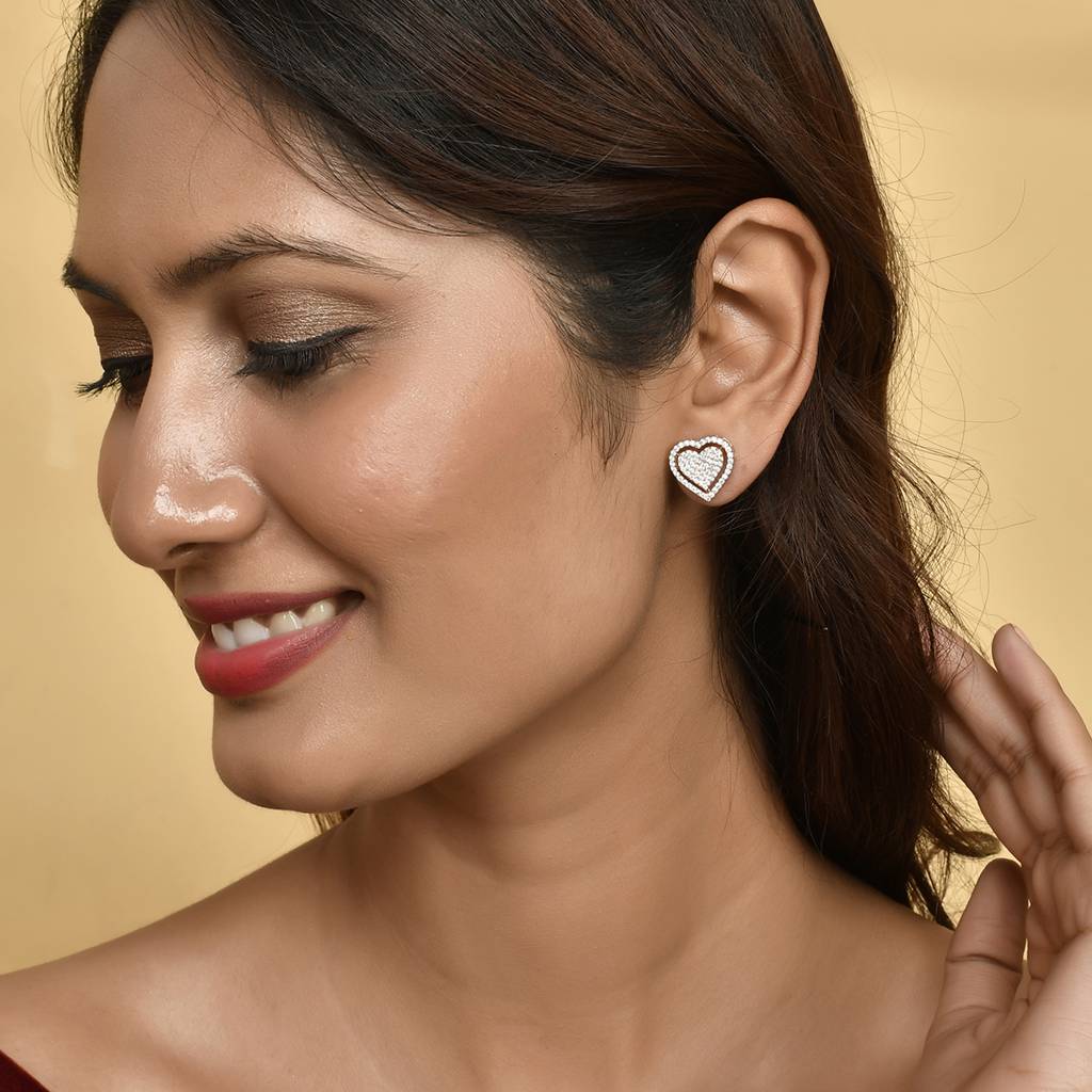 Sparkling Elegance Hearts Cz Stud Earrings : 8905124499117