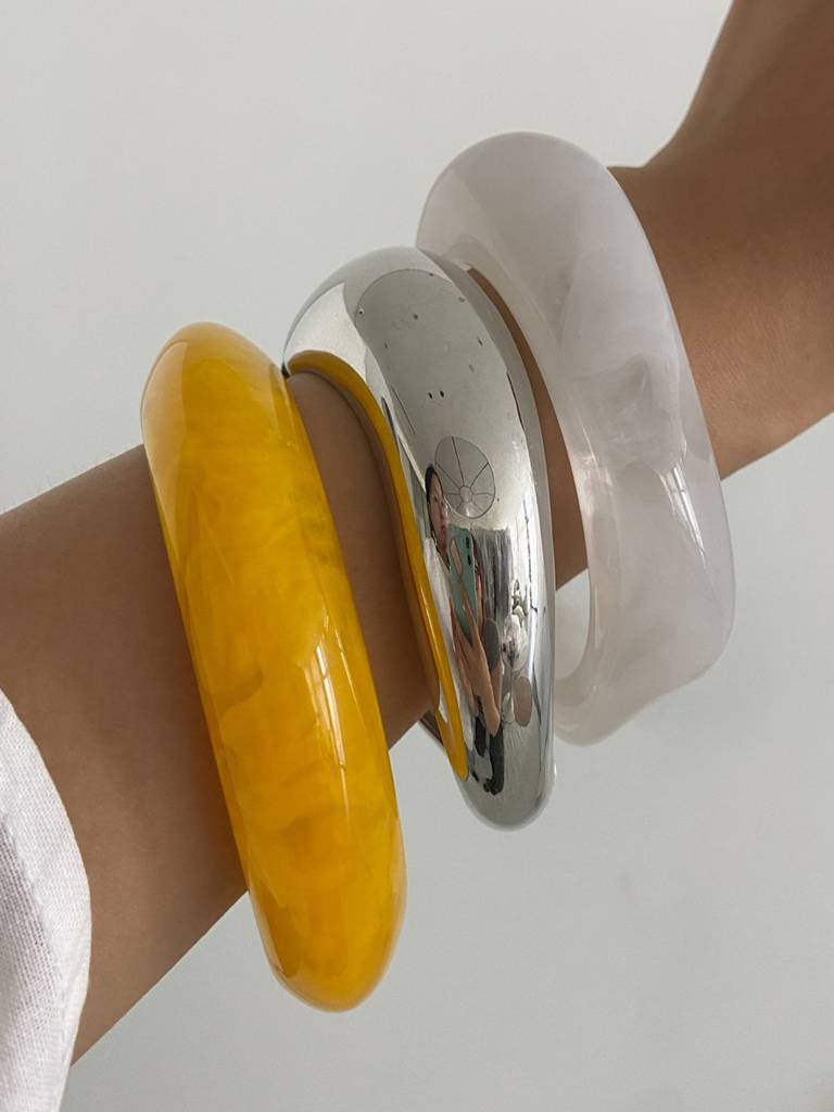 Chunky Oversized Transparent Acrylic Resin Bangles : ASX1225B7125YWSC3_RE