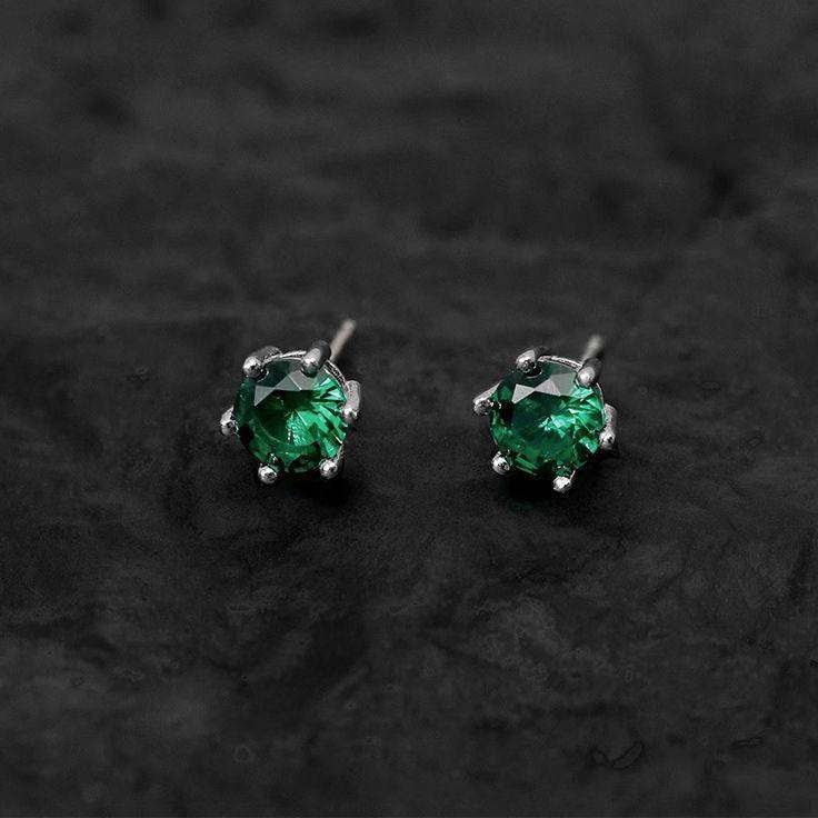 Mystic Ivy Diamond Studs : ME2C0249