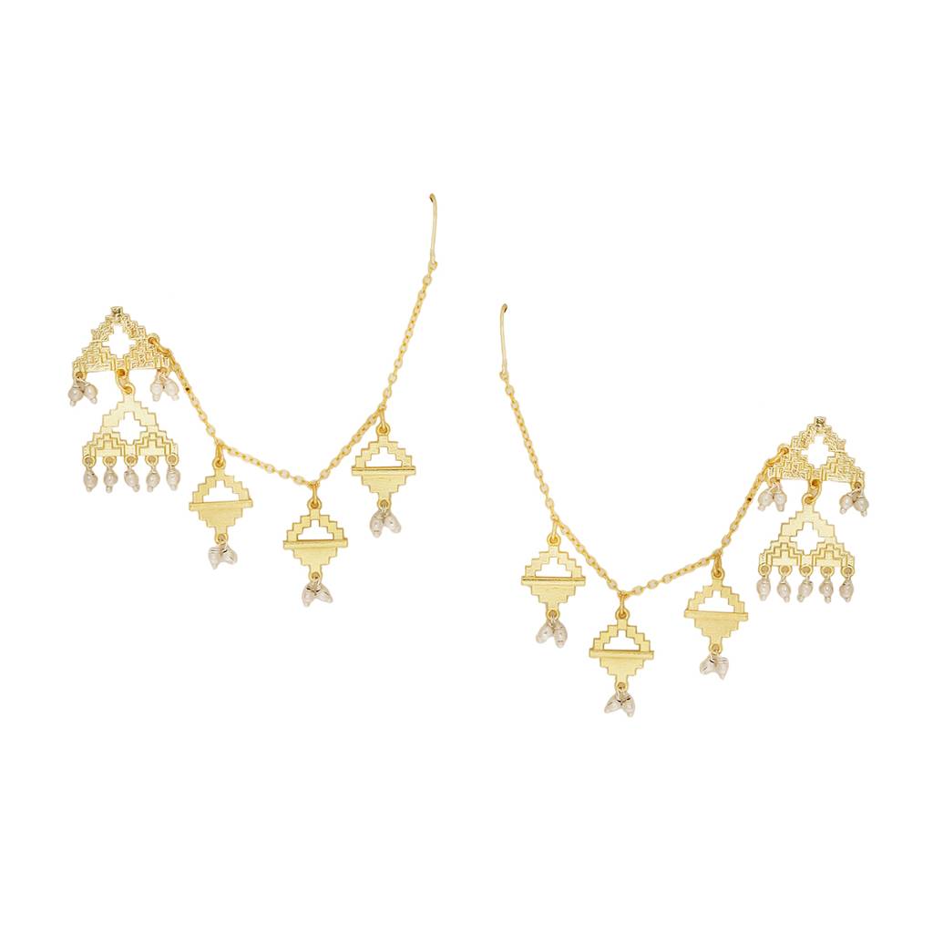 Baori Triangles Sahaara Earrings : 8907617861340