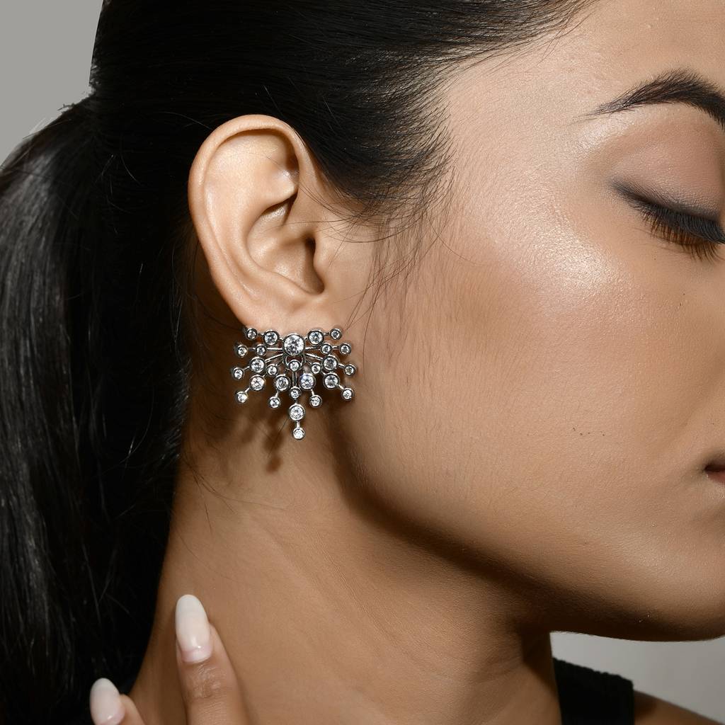 Fireworks Glitter Aura Statement Stud : 8905124545210
