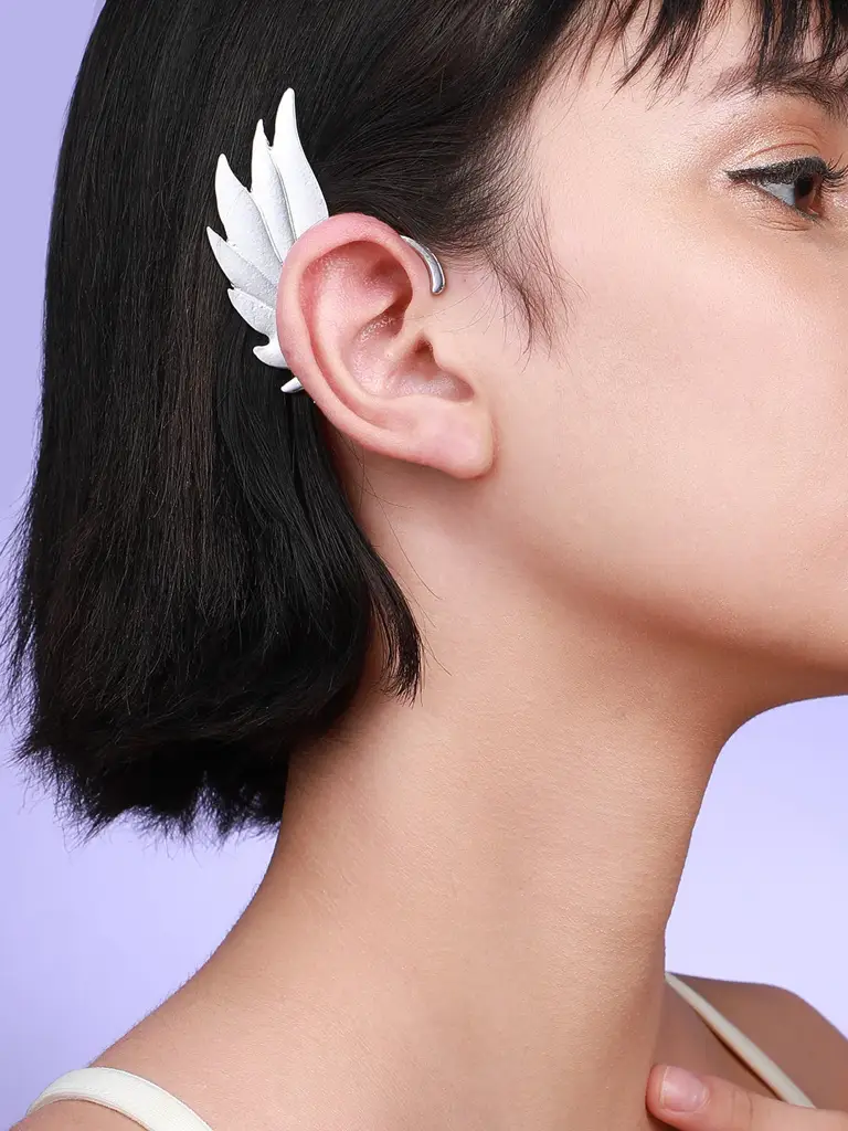 Aaradhya-Radiant Wraps: Sohi'S Luxurious Earcuffs : SOHIER9605