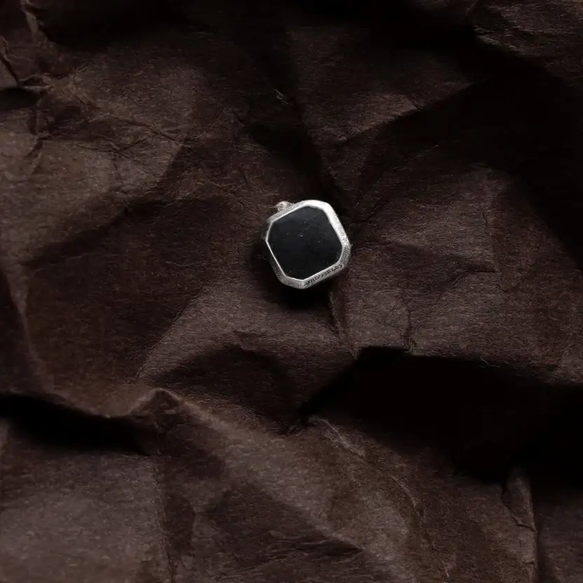Black Square Stud : ZV-STD-BO-003