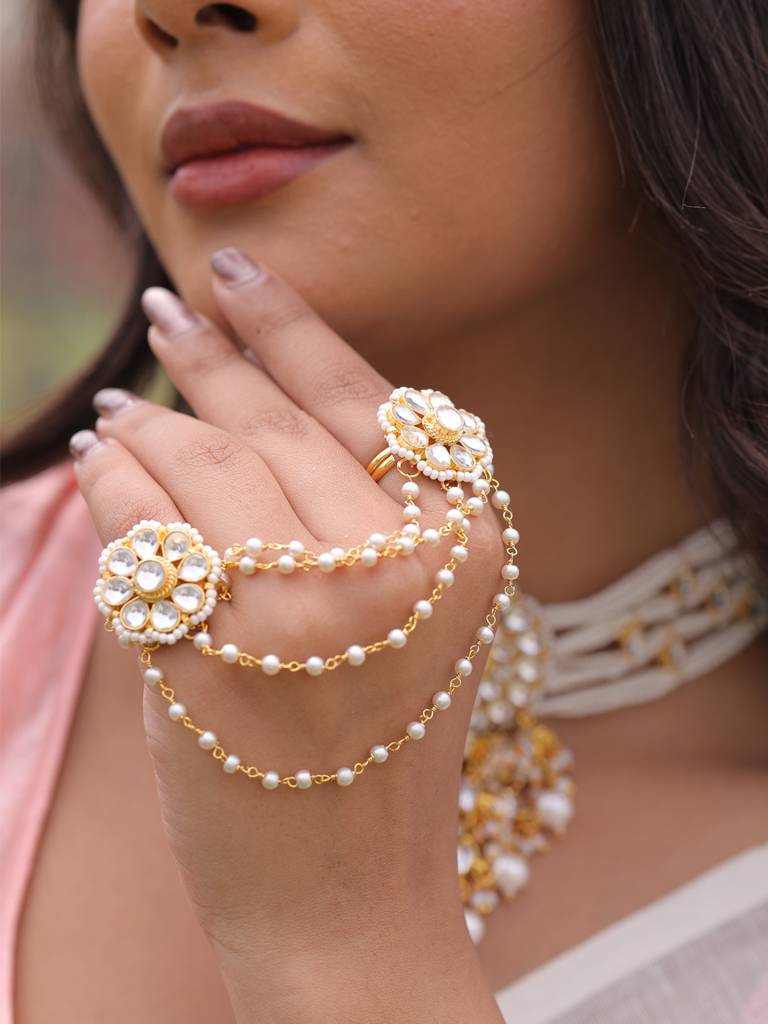 Eshmi Pearl Kundan Ring : 54FR25RA