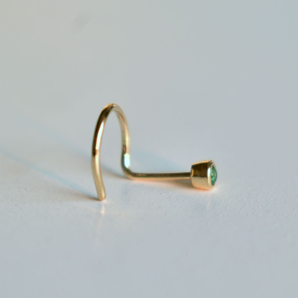 Bezel Set Emerald Nose Pin In 14K Yellow Gold C Wire : NP291-14Y-C-S