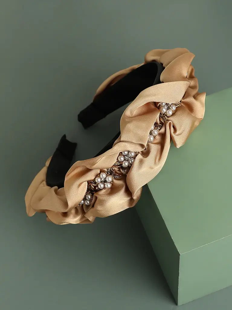 Nisha-Trendy Twist: Sohi'S Fabric Hairband : SOHIBD9207