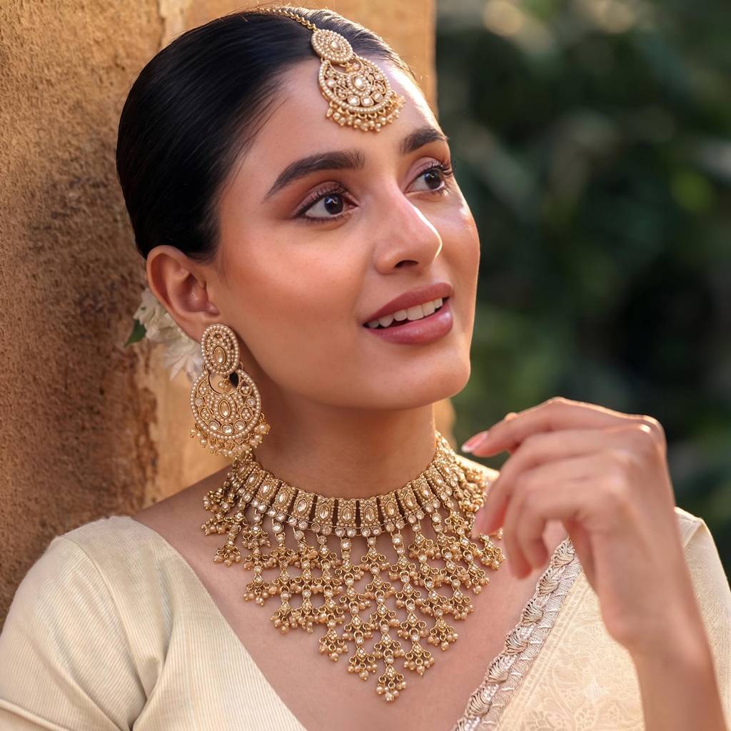 Champagne Crystals Studded Necklace Earrings Maangtikka Set For Women : PF09N559LCT