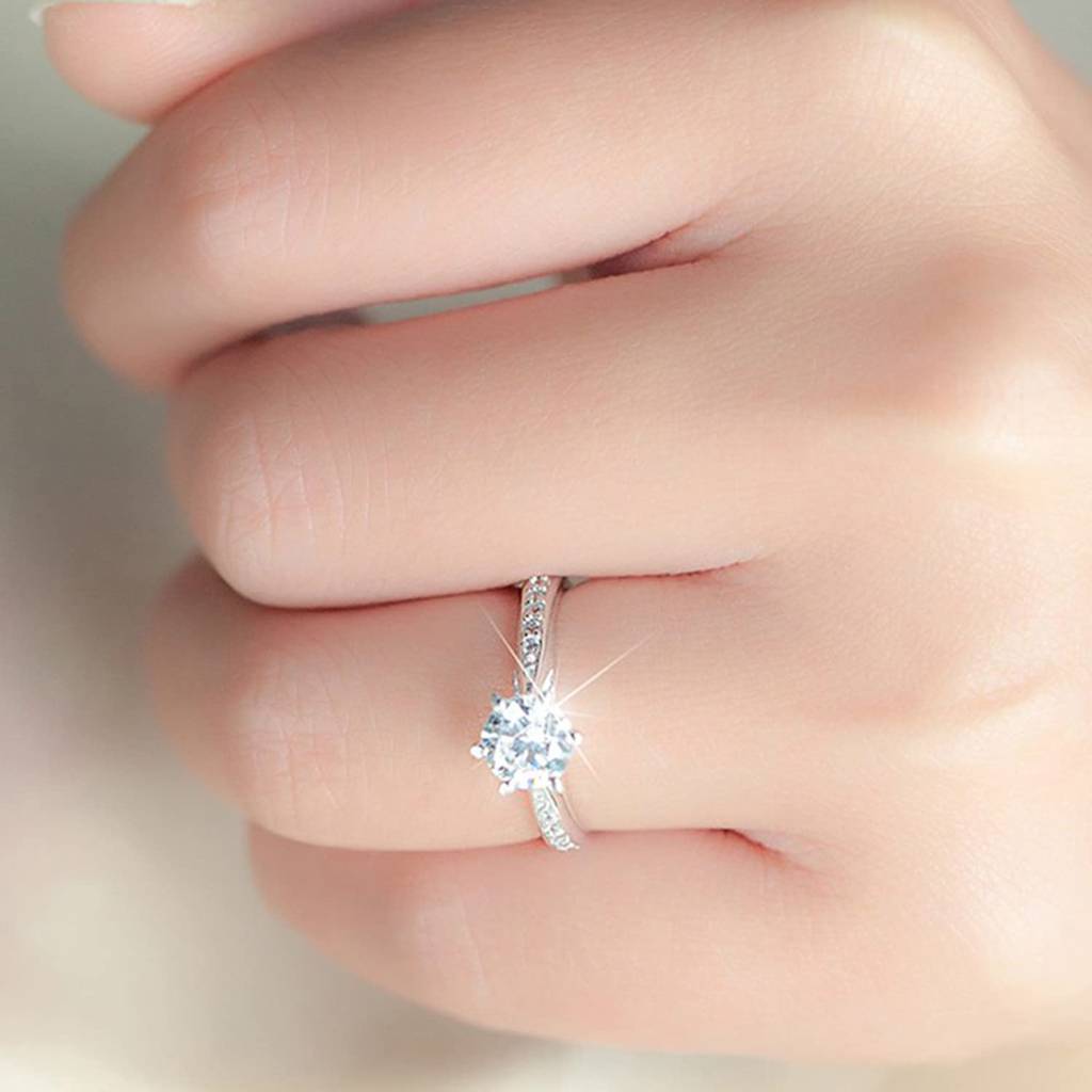 American Diamond Studded Silver Plated Finger Ring Fashion Wear Stylish Jewellery Gift For Girls & Women (Px8R110-7) : PX8R110-7