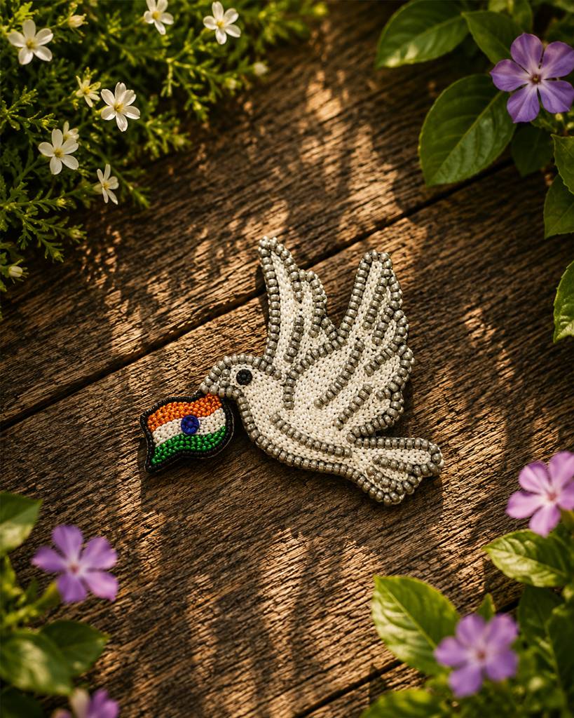 Independence Day Pigeon Brooch : ABBR2532