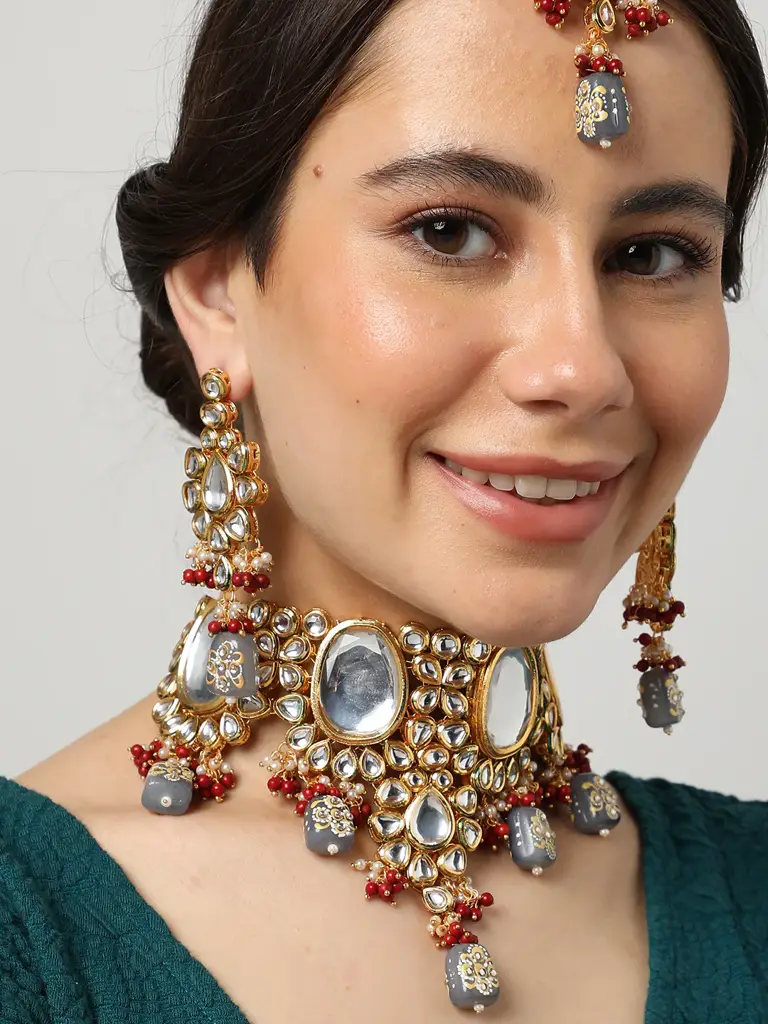 Kinsley-Gold Plated Designer Stone Necklace And Earring Set : SOHNCK2163