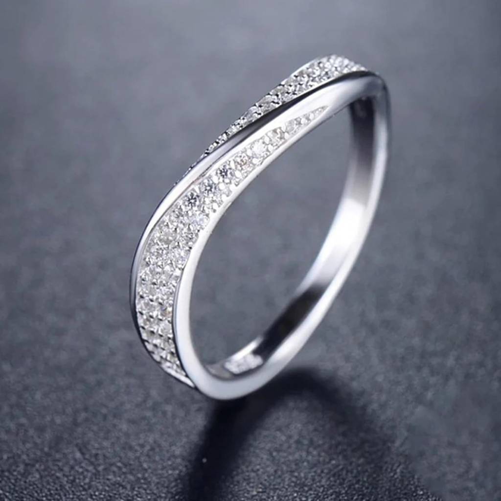 Silver Plated Cubic Zirconia Studded Finger Ring Stylish Engagement Anniversary Fashion Jewellery Gift For Women G : PX9R3011W