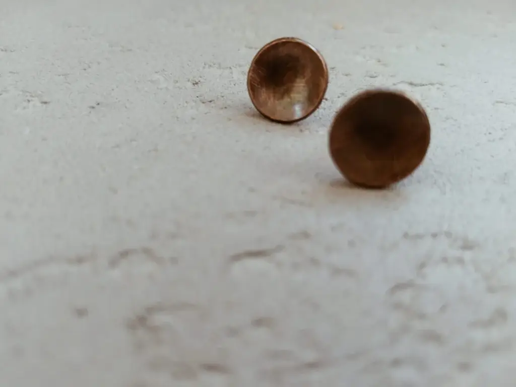 Rustic Domed Earstuds : E112