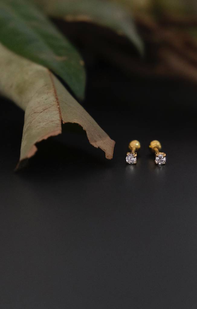 Diamond Studs : STU_DIAMOST_SS_1582