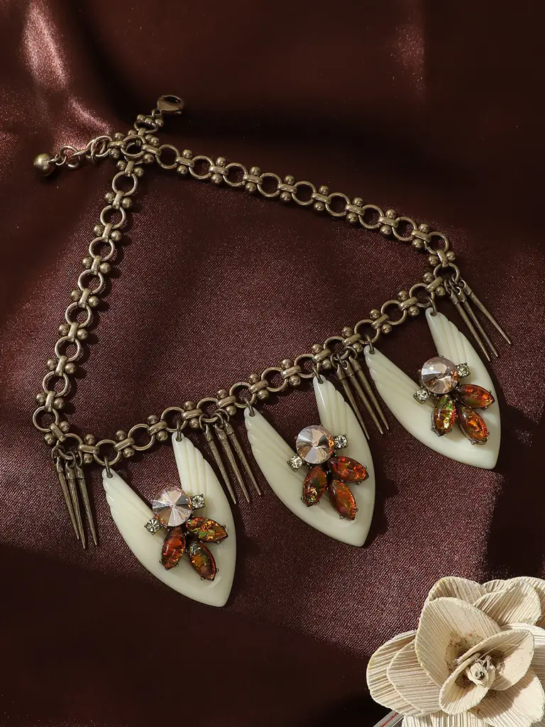 Brodie-Cream Acrylic Crystal Necklace : SOHNCK3620