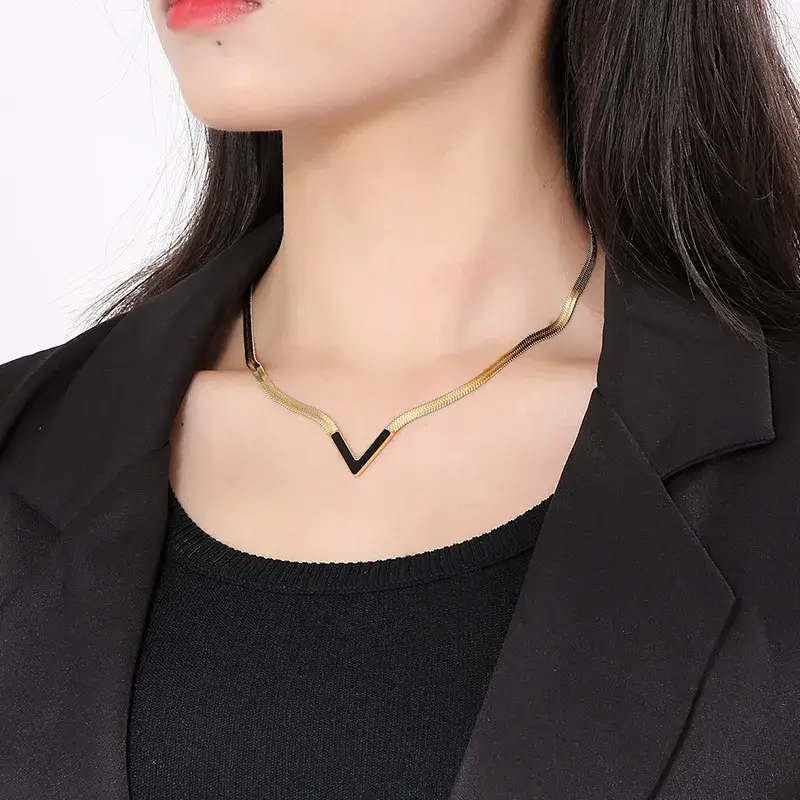 Vera V Statement Necklace : PST100