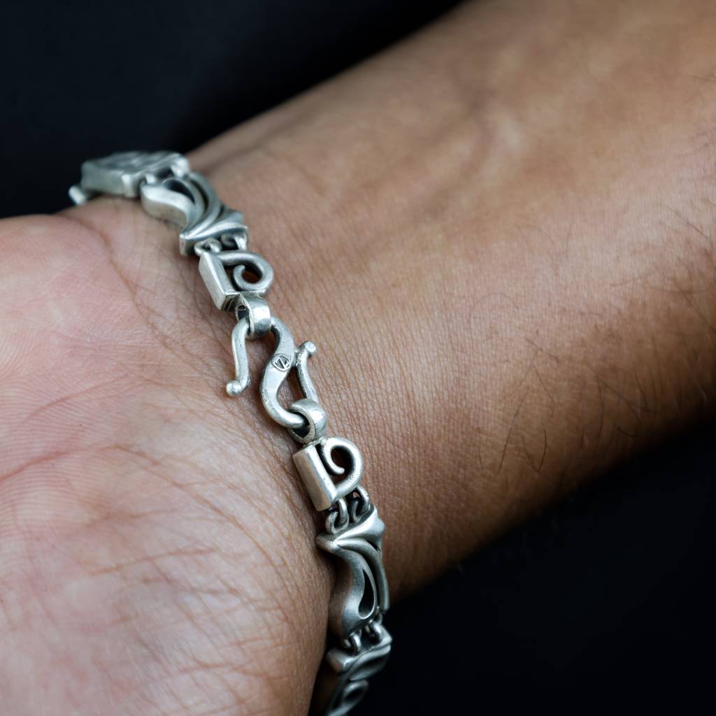 Whispering Tides Flexi Strap Bracelet : ZV-BRC-WTFS-018