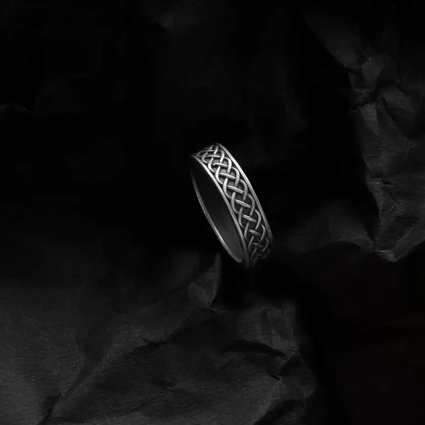 Knotty Sophisticated Ring : ZV-RNG-KNT-005-C
