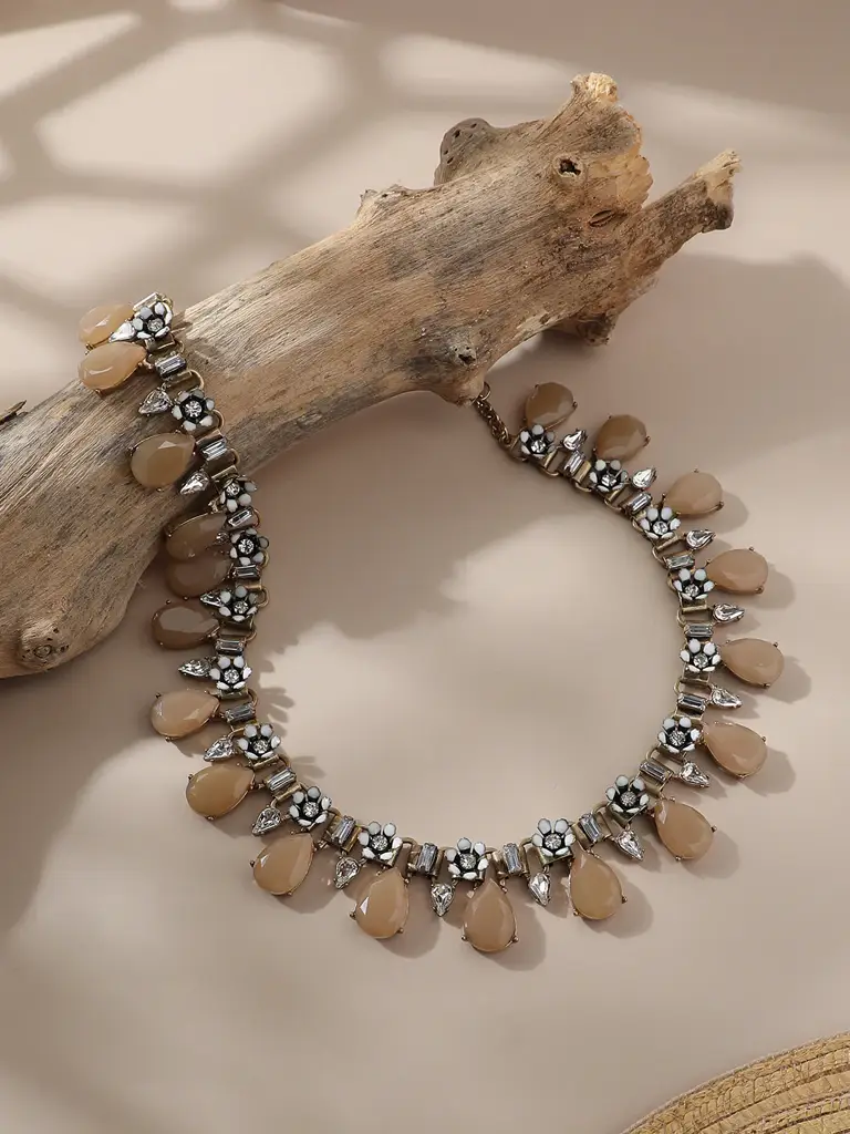 Branca-Beige Artificial Stones Necklace : SOHNCK3617