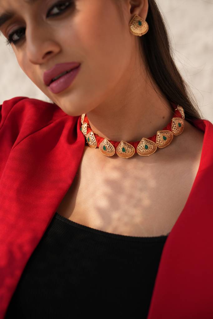Eira Threaded Green Gemstone Choker Set : 1031NKS25RJ