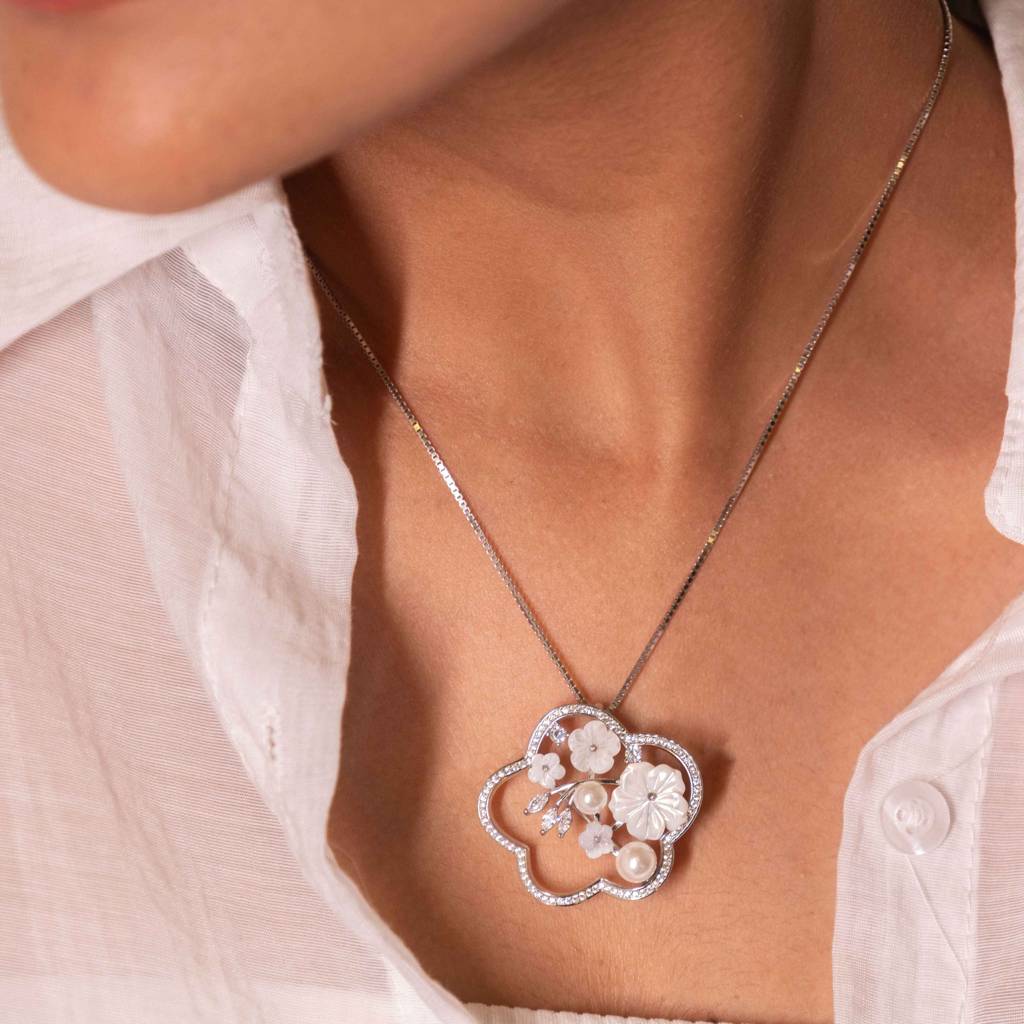 Adya Flora Pearl Brooch Cum Pendant : SRK1001