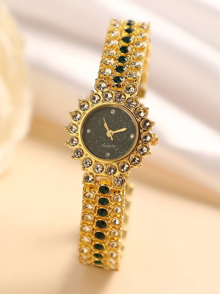 Embellished Round Watch : HSWC1158