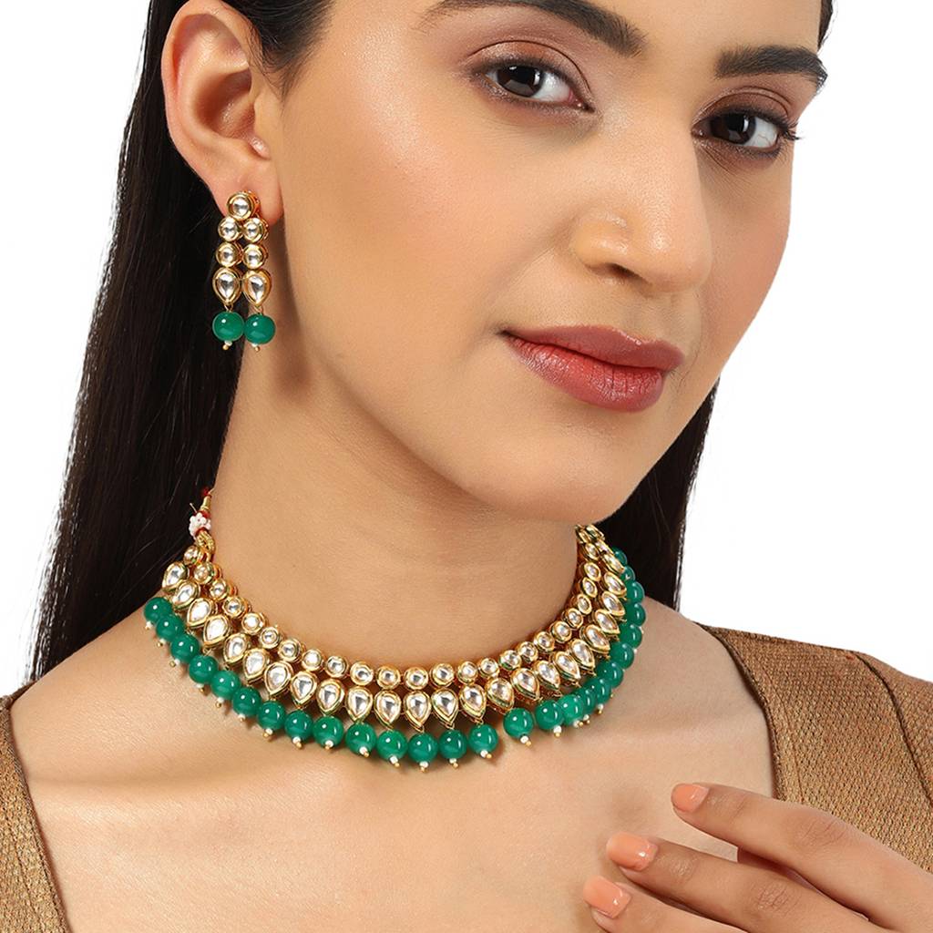 Kundan Elegance Teardrop Stones With Green Beads Jewellery Set : 8905124437881