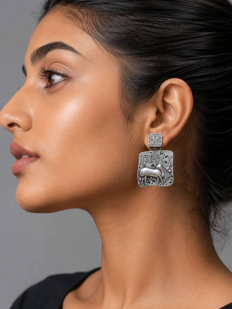 Silver Oxidised Tribal Earrings : DTINDHARRAPPAER-01