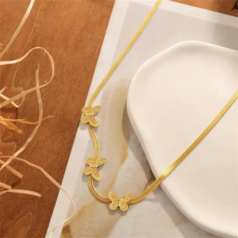 Butterflys Gaze Choker : NS12029