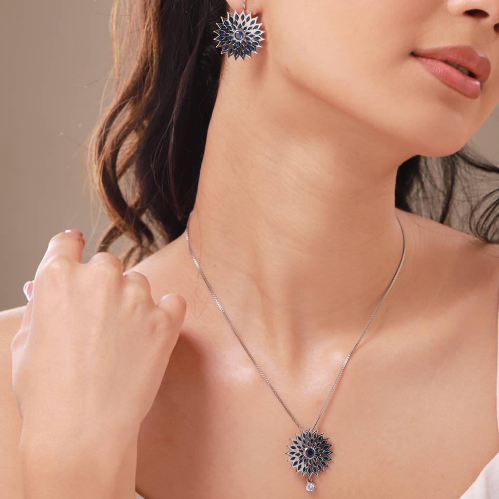 Fractals In Nature Quantum Bloom Pendant Set : 8905124580532
