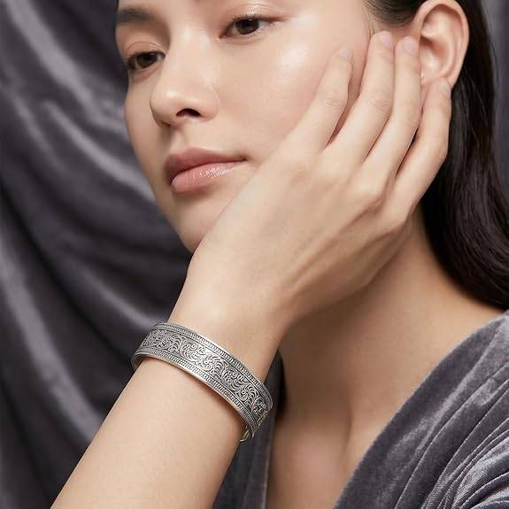 Silver Plated Fancy Cuff Bracelet For Women Stylish Wrist Jewellery Casual & Festive Jewellery Gift For Her : PX9B265S