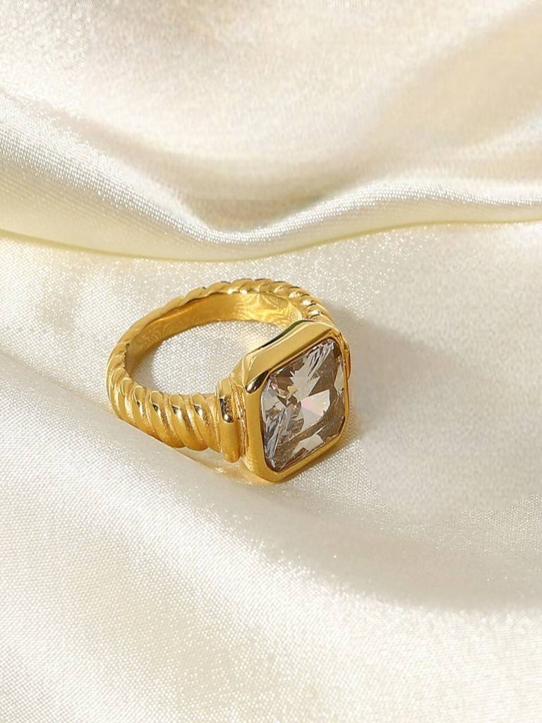 Mens White Zircon Statement Ring Anti-Tarnish Waterproof 18K Gold Plated : AWX0925R1463WH8_M