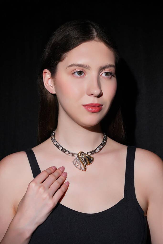 Knife Edge Neckpiece : WSN888-001