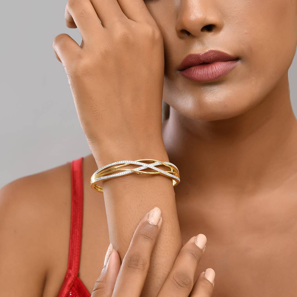Dazzling Gold-Plated American Diamond Bracelet : 8905124539639