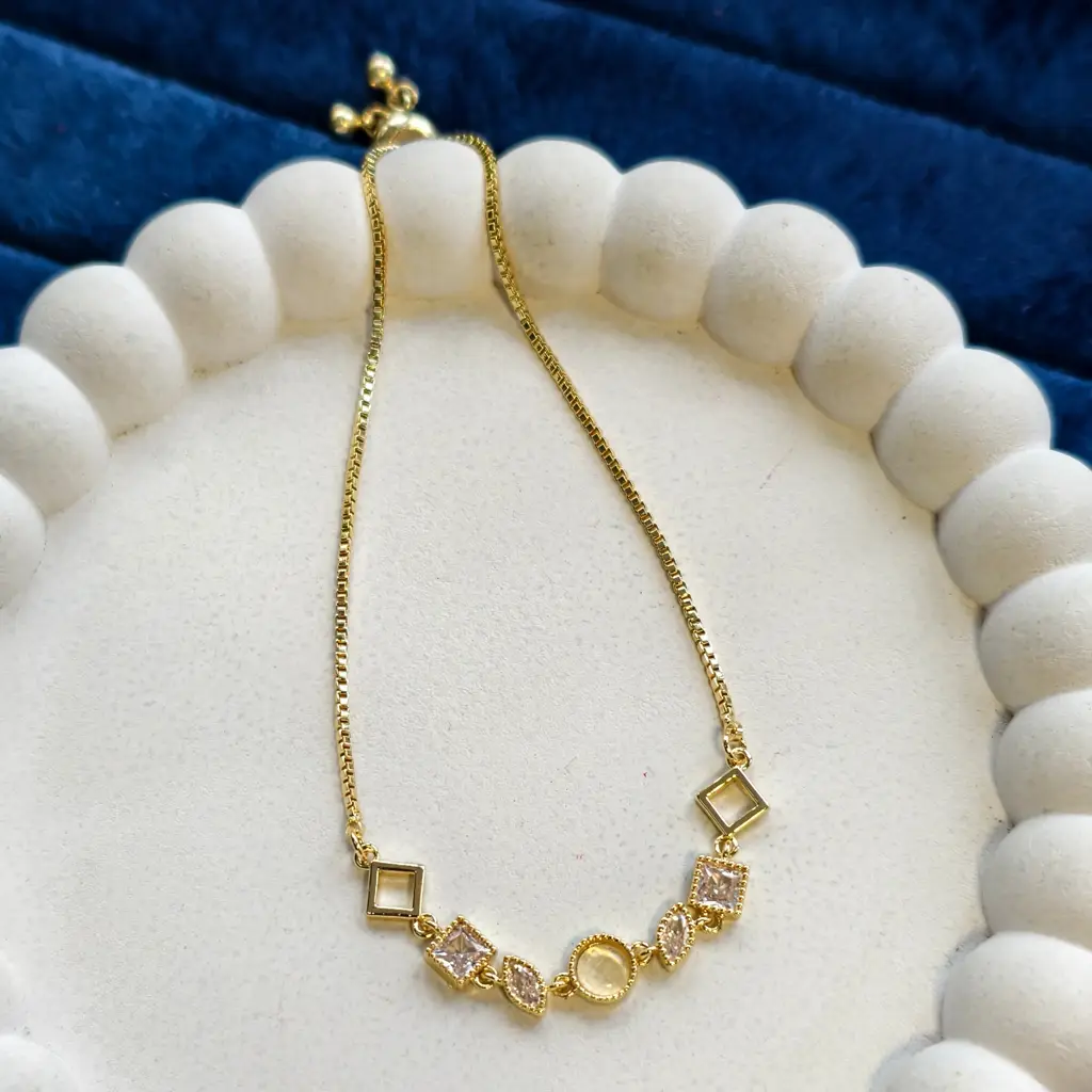 Amara Geo Charm Bracelet : PST083