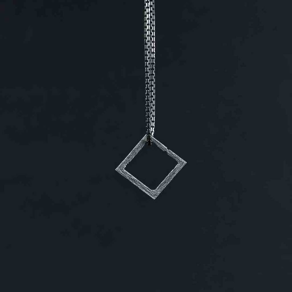 Frame Silver Pendant : ZV-PEN-FRM-027