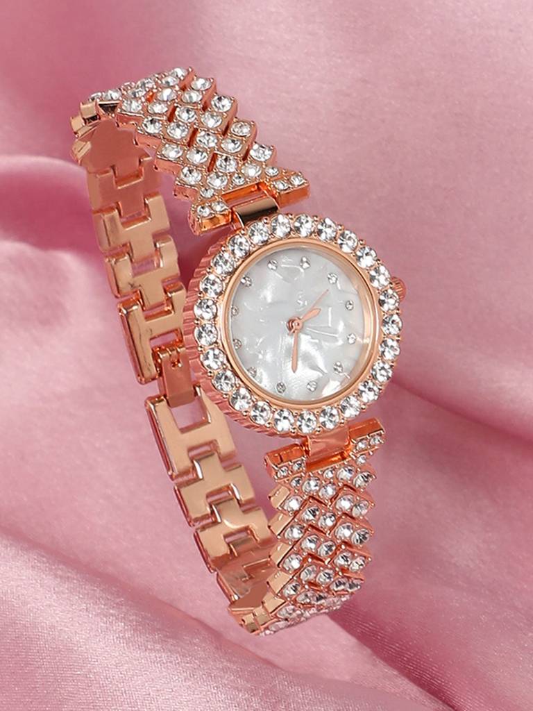 Embellished Round Watch : HSWC1159