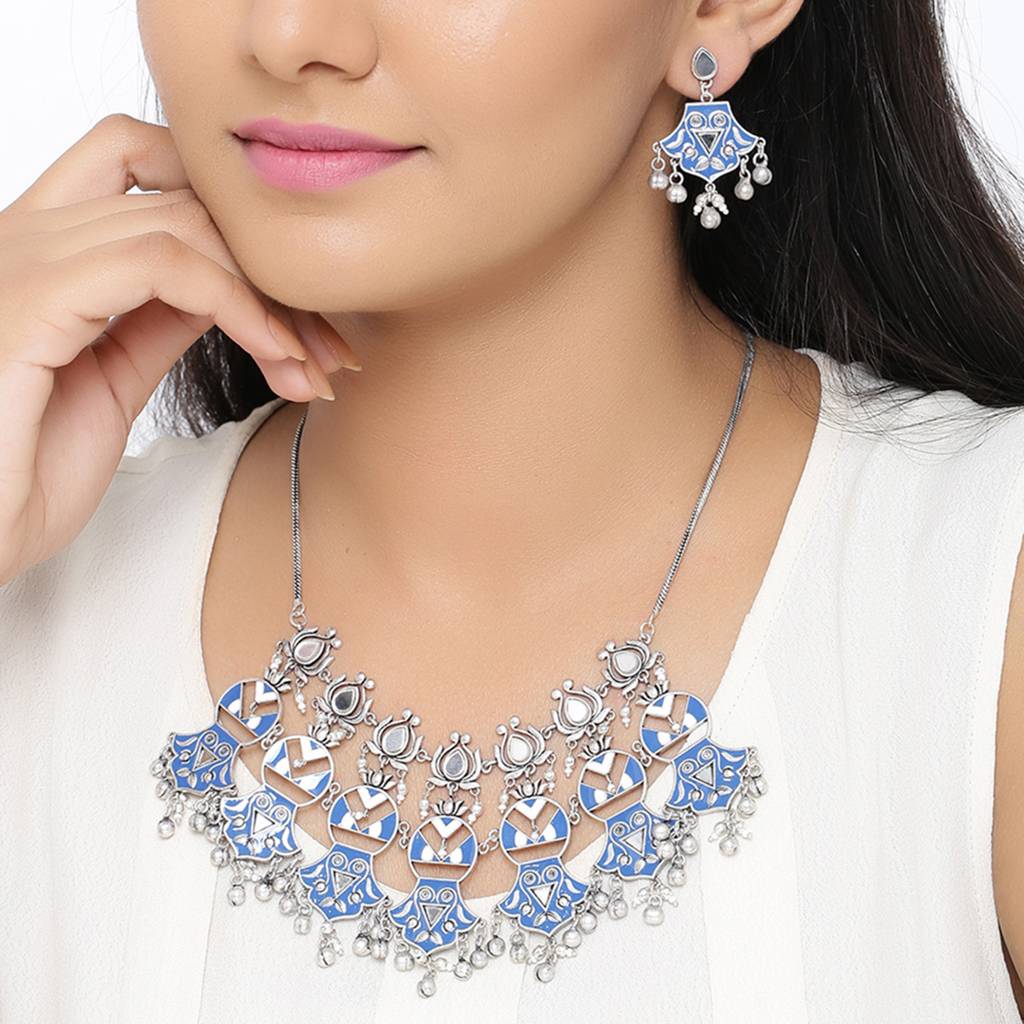 Indigo Affair Metal Embellishments Necklace Set : 8905124024920