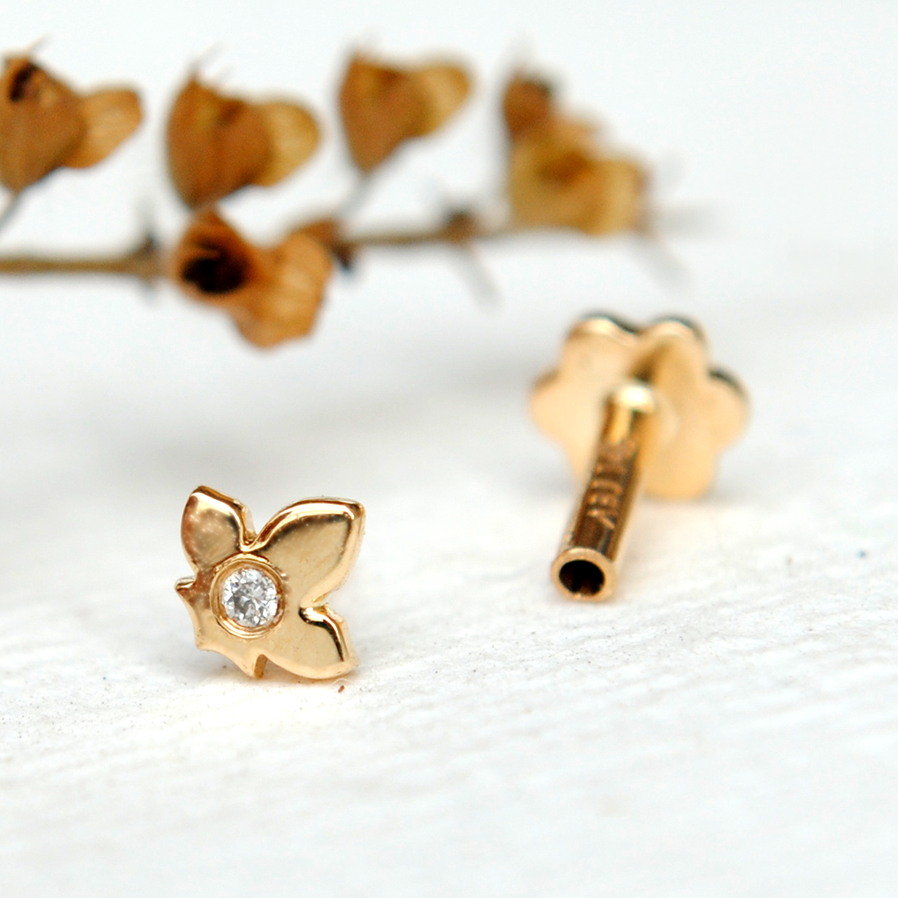 Natural Diamond Maple Leaf Nose Stud In 14K Yellow Gold : NP179-14Y-E-S