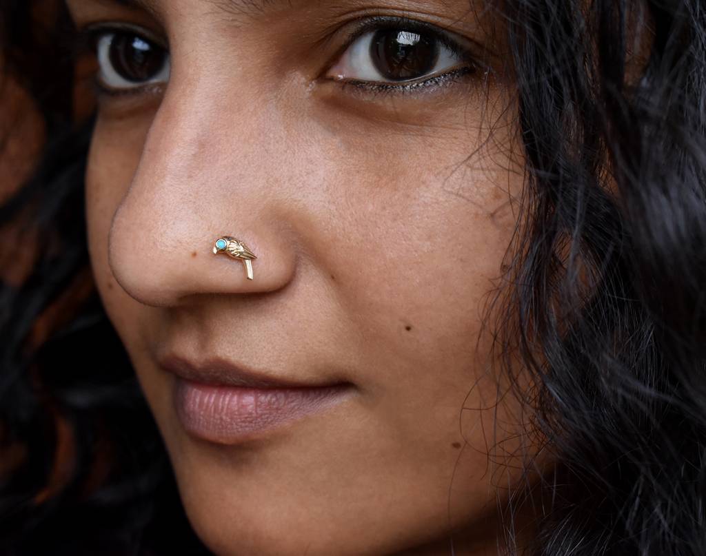Parrot Nose Stud With Turquoise In 14K Yellow Gold : NP577-14Y-E