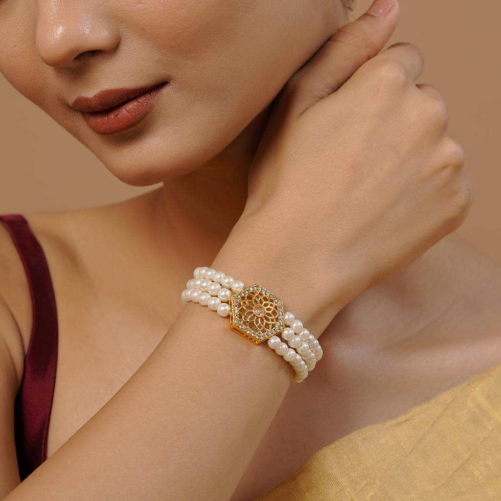 Noor Aureole Triple-Strand Pearl Bracelet : 8905124587777