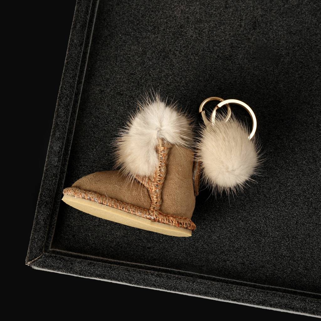 Winter Shoe Bag Charm : C-BG-0078-BE-BR
